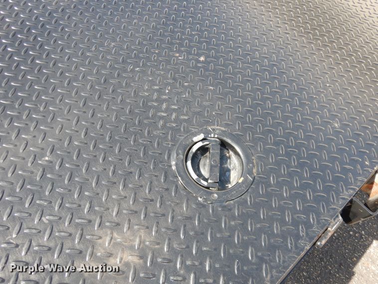 image for item JE9574 2018 Diamond C  car trailer