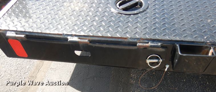 image for item JE9574 2018 Diamond C  car trailer