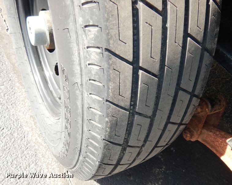 image for item JE9574 2018 Diamond C  car trailer