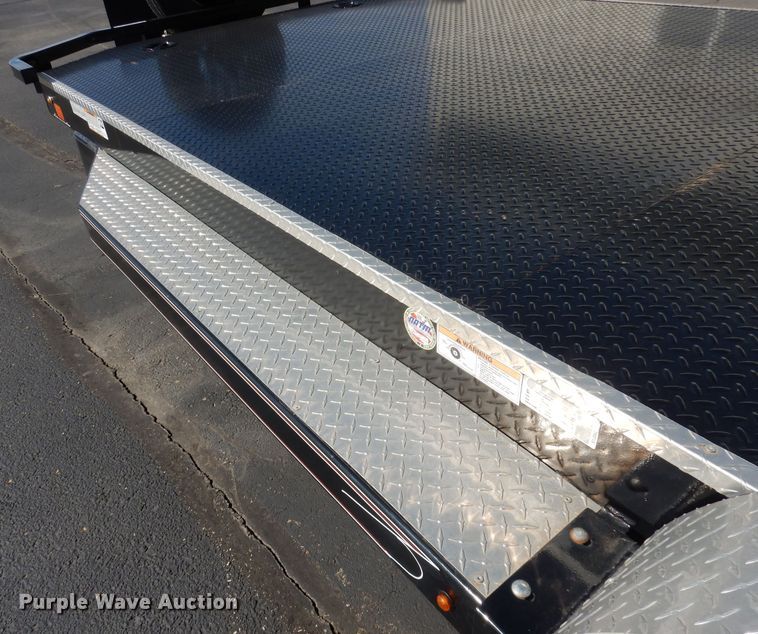 image for item JE9574 2018 Diamond C  car trailer