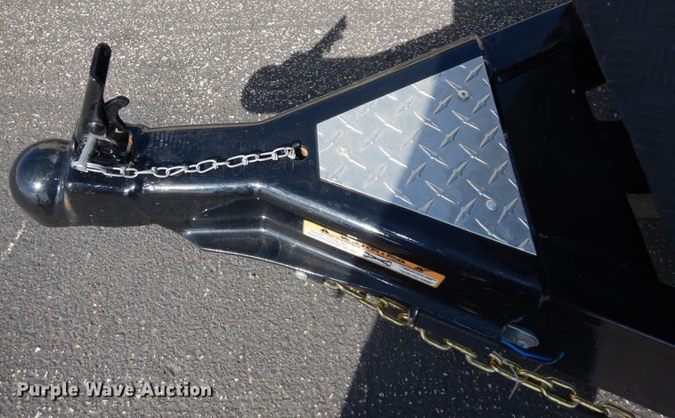 image for item JE9574 2018 Diamond C  car trailer