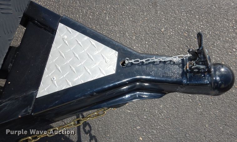 image for item JE9574 2018 Diamond C  car trailer