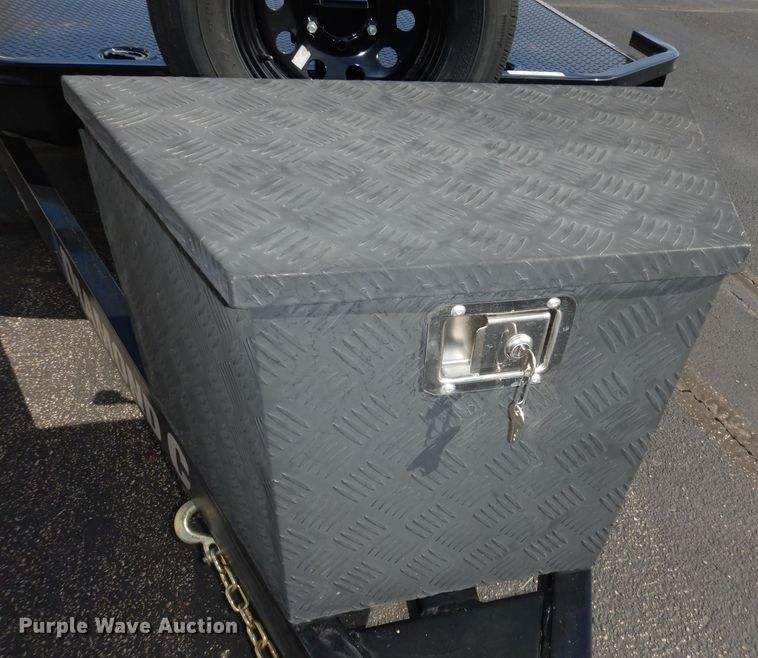 image for item JE9574 2018 Diamond C  car trailer