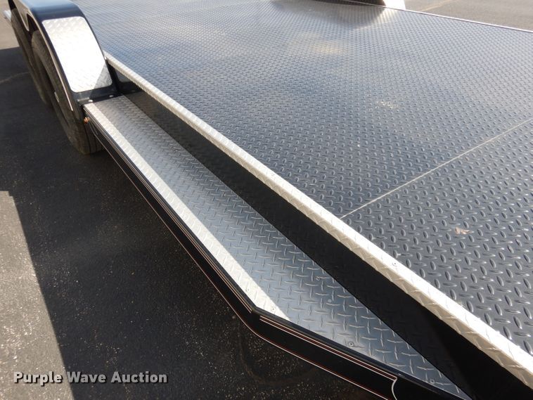 image for item JE9574 2018 Diamond C  car trailer