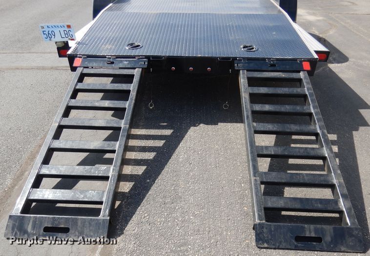image for item JE9574 2018 Diamond C  car trailer