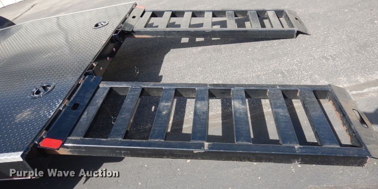 image for item JE9574 2018 Diamond C  car trailer