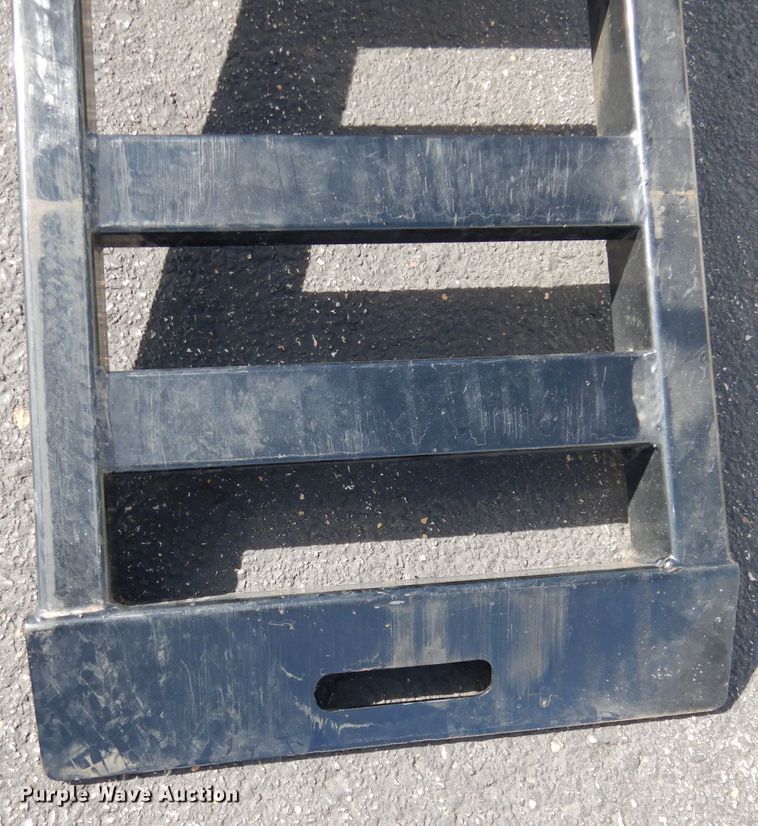 image for item JE9574 2018 Diamond C  car trailer