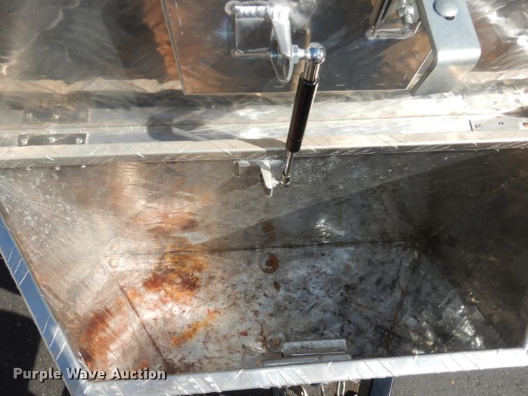 image for item JE9576 2018 Diamond C  utility trailer