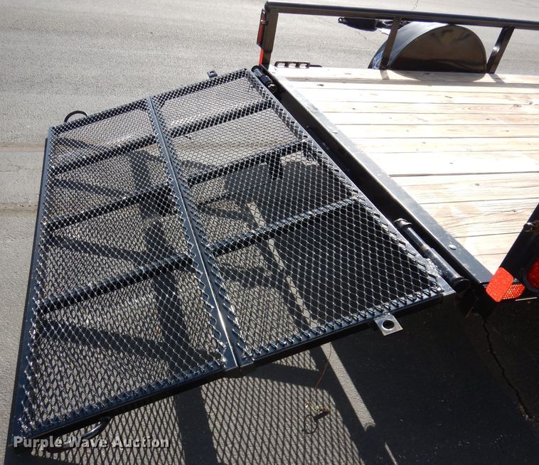 image for item JE9576 2018 Diamond C  utility trailer