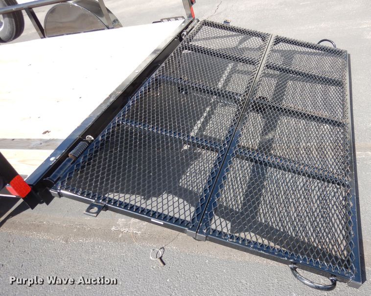 image for item JE9576 2018 Diamond C  utility trailer