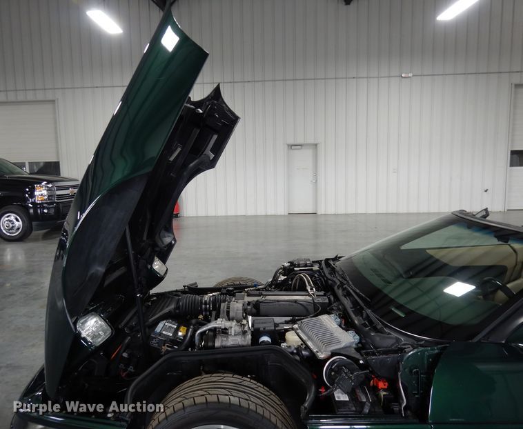 image for item JE9616 1994 Chevrolet Corvette 2LT  convertible