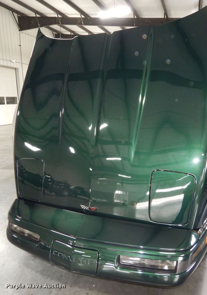 image for item JE9616 1994 Chevrolet Corvette 2LT  convertible