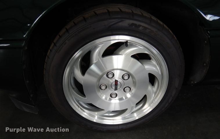 image for item JE9616 1994 Chevrolet Corvette 2LT  convertible