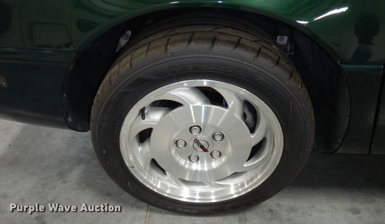 image for item JE9616 1994 Chevrolet Corvette 2LT  convertible