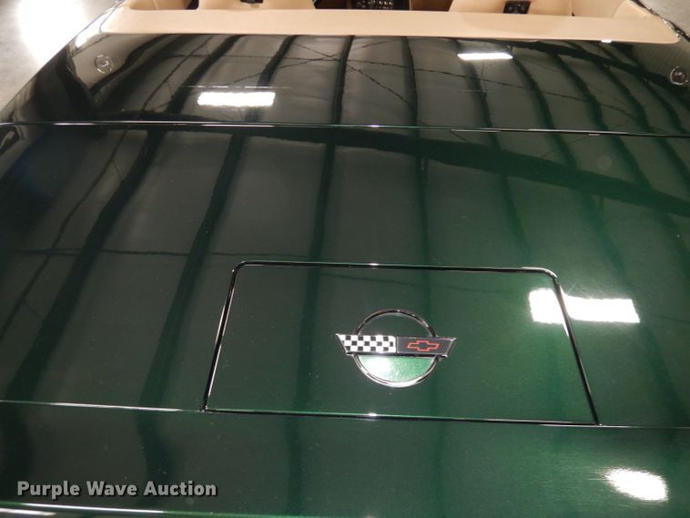 image for item JE9616 1994 Chevrolet Corvette 2LT  convertible