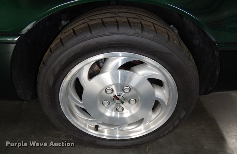 image for item JE9616 1994 Chevrolet Corvette 2LT  convertible