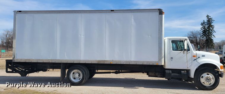 image for item JE9884 1996 International 4900  box truck