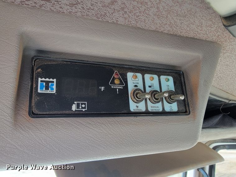 image for item JE9884 1996 International 4900  box truck