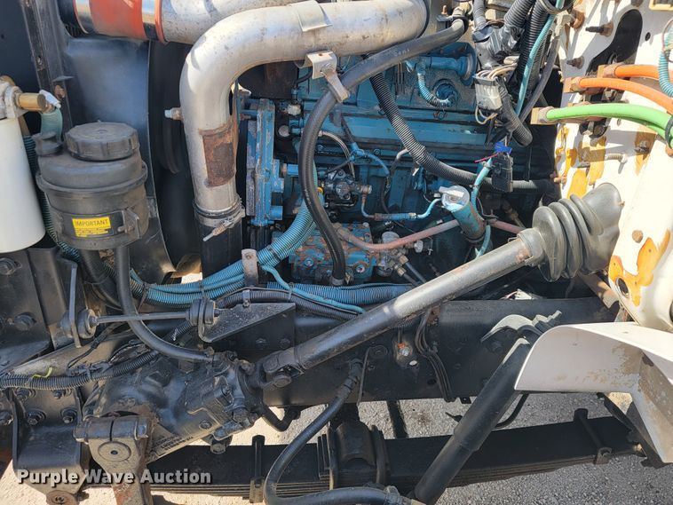 image for item JE9884 1996 International 4900  box truck