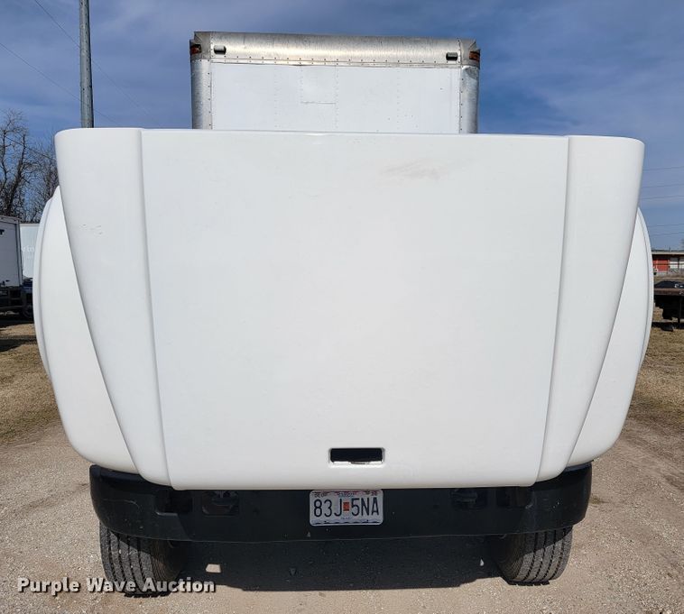 image for item JE9884 1996 International 4900  box truck