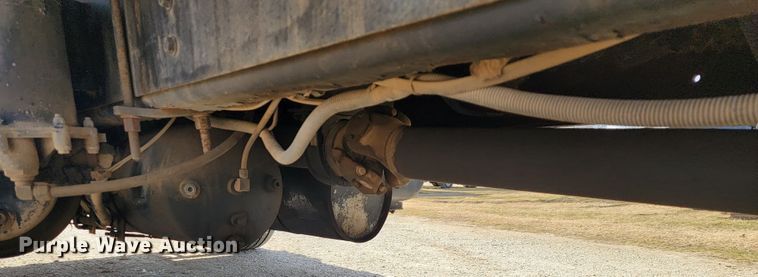 image for item JE9884 1996 International 4900  box truck