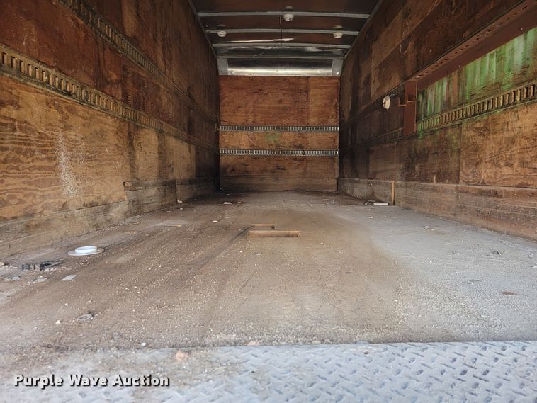 image for item JE9884 1996 International 4900  box truck