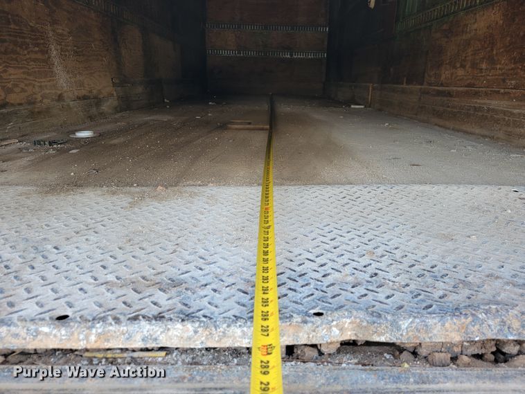 image for item JE9884 1996 International 4900  box truck