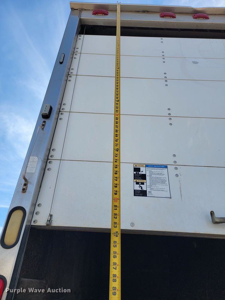 image for item JE9884 1996 International 4900  box truck