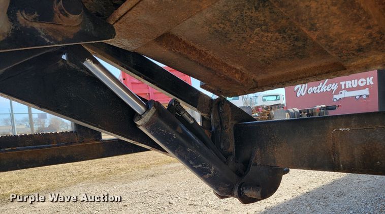 image for item JE9884 1996 International 4900  box truck