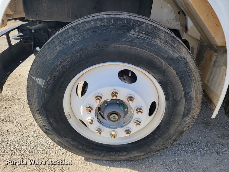 image for item JE9884 1996 International 4900  box truck