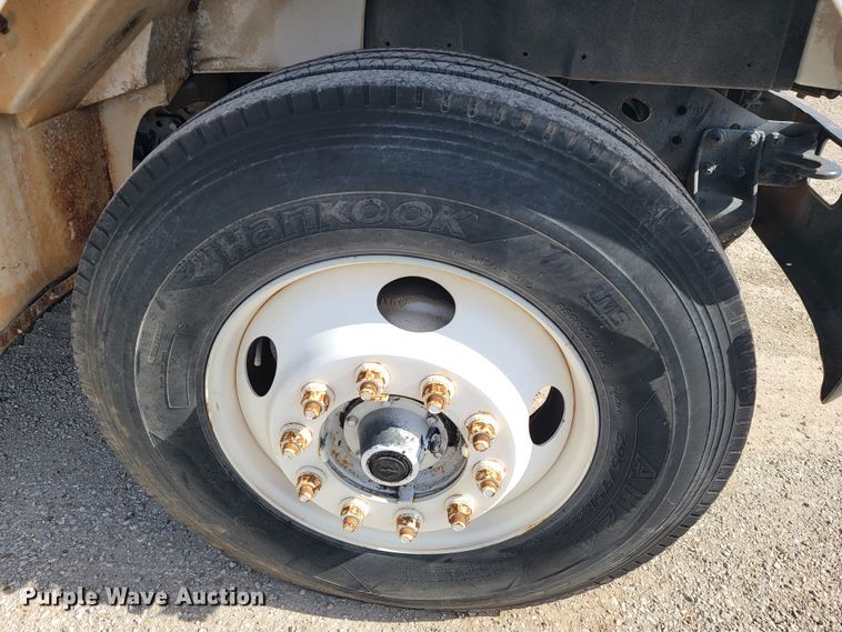 image for item JE9884 1996 International 4900  box truck