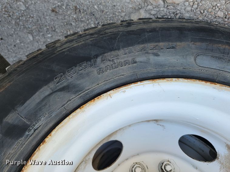 image for item JE9884 1996 International 4900  box truck