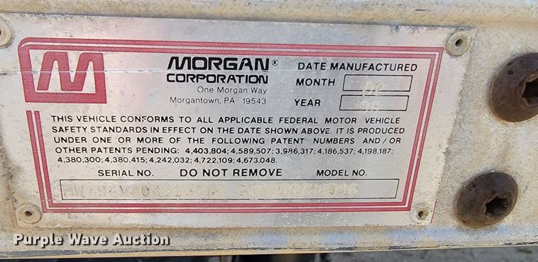 image for item JE9884 1996 International 4900  box truck