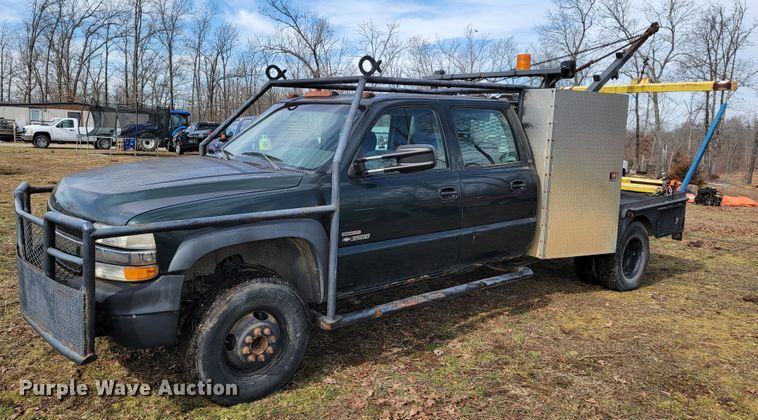 image for item JE9895 2002 Chevrolet Silverado 3500  tow truck
