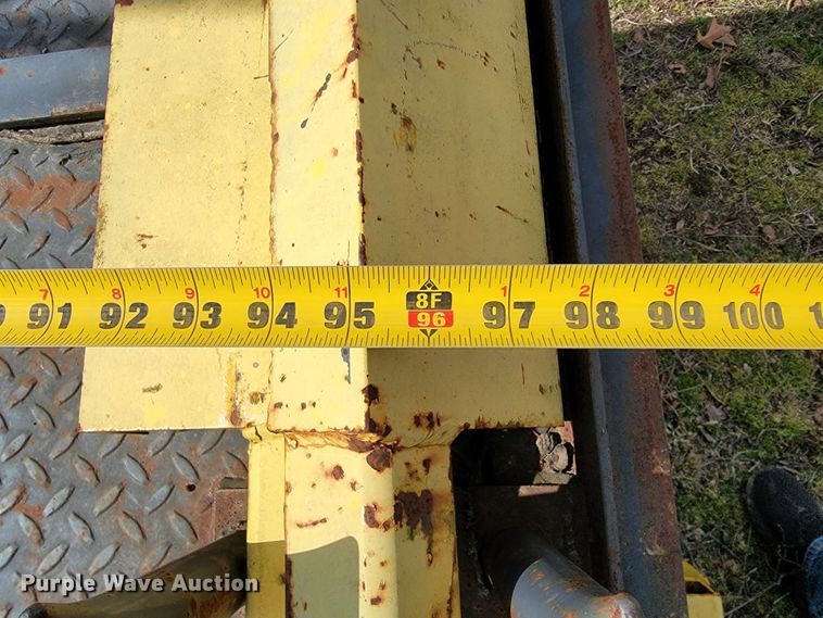 image for item JE9895 2002 Chevrolet Silverado 3500  tow truck