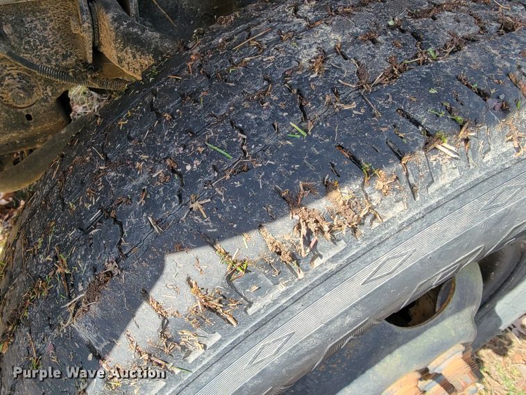 image for item JE9895 2002 Chevrolet Silverado 3500  tow truck