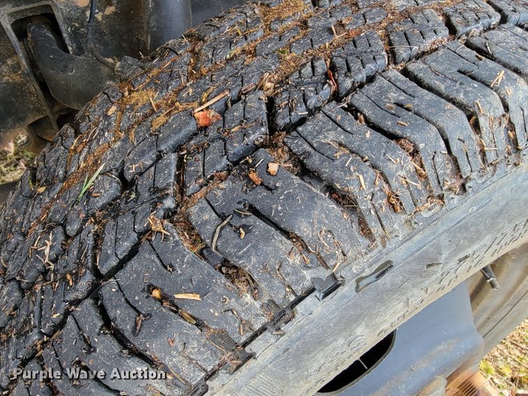 image for item JE9895 2002 Chevrolet Silverado 3500  tow truck