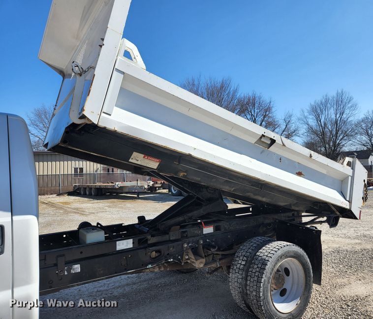image for item JG9199 2015 Ford F550 Super Duty  dump truck