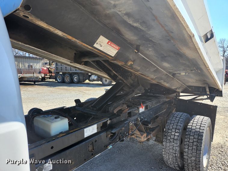 image for item JG9199 2015 Ford F550 Super Duty  dump truck