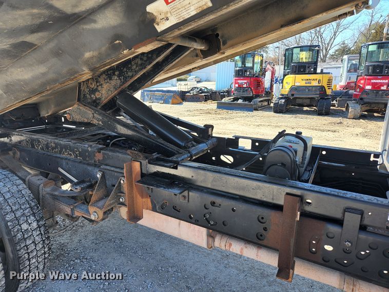 image for item JG9199 2015 Ford F550 Super Duty  dump truck