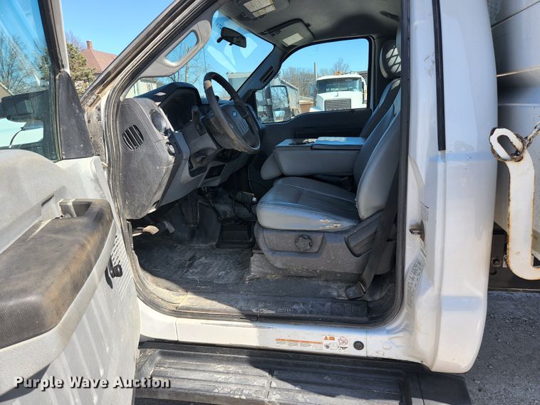 image for item JG9199 2015 Ford F550 Super Duty  dump truck