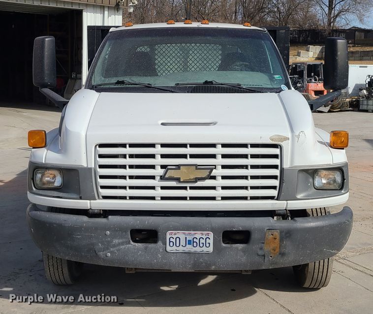 image for item JG9203 2007 Chevrolet C4500  flatbed truck