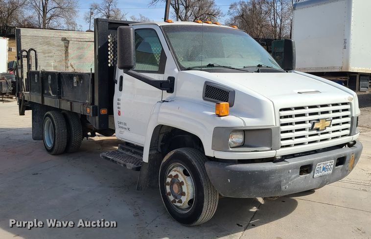 image for item JG9203 2007 Chevrolet C4500  flatbed truck