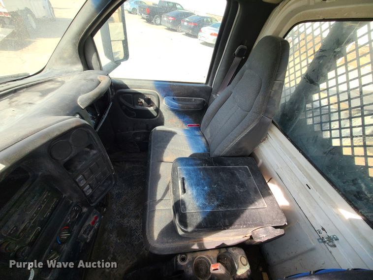 image for item JG9203 2007 Chevrolet C4500  flatbed truck