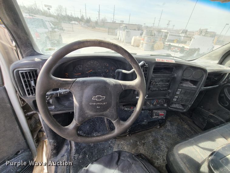 image for item JG9203 2007 Chevrolet C4500  flatbed truck