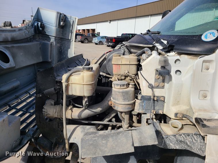 image for item JG9203 2007 Chevrolet C4500  flatbed truck