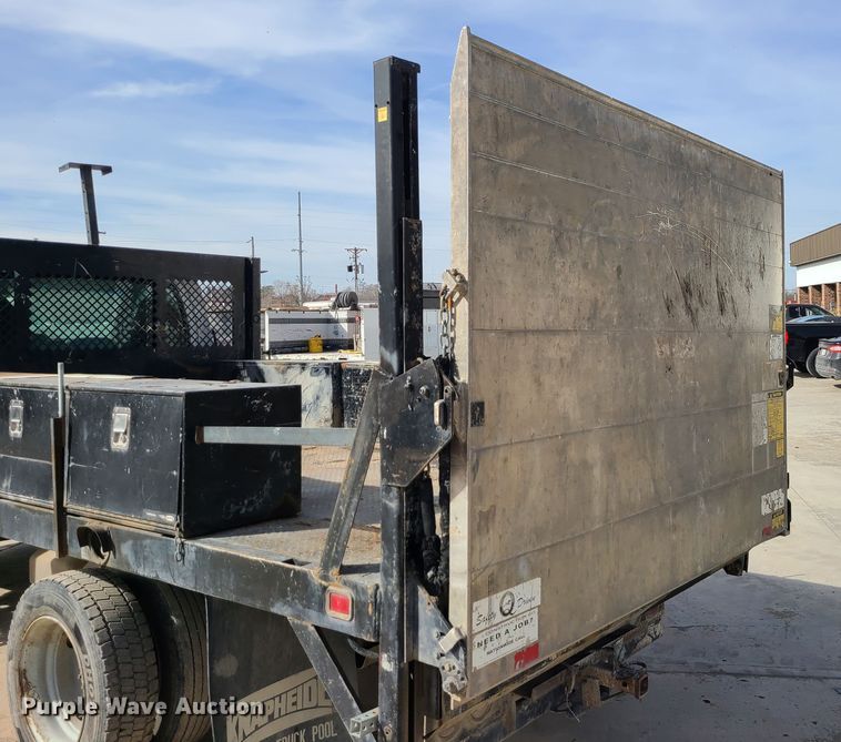 image for item JG9203 2007 Chevrolet C4500  flatbed truck