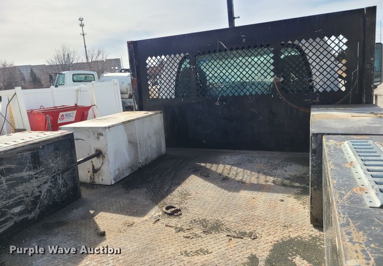 image for item JG9203 2007 Chevrolet C4500  flatbed truck