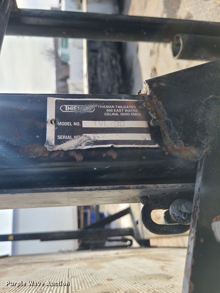 image for item JG9203 2007 Chevrolet C4500  flatbed truck