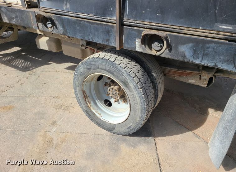 image for item JG9203 2007 Chevrolet C4500  flatbed truck